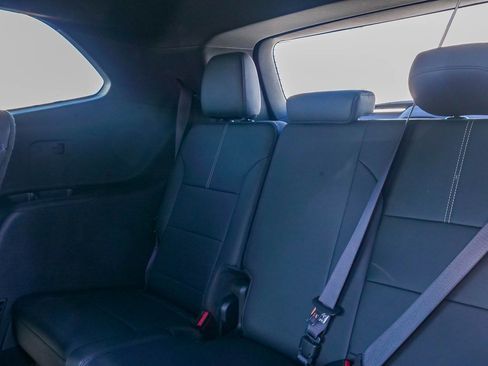 Used 2024 GMC Acadia Elevation image 16