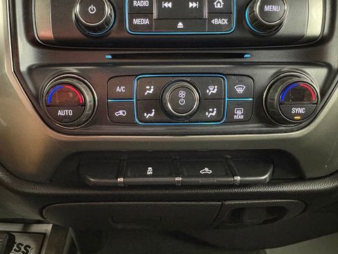 Used 2018 Chevrolet Silverado 1500 LT w/ LT Eassist Package AWD/4WD image 27