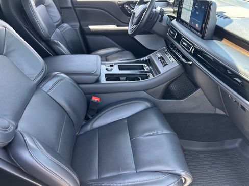 Used 2025 Lincoln Aviator Reserve w/ Equipment Group 201A AWD/4WD image 13