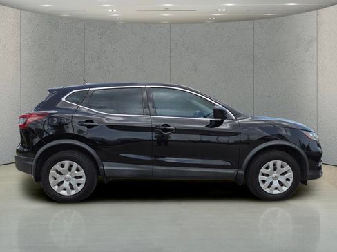 Used 2020 Nissan Rogue Sport S FWD image 2
