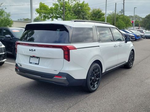 New 2026 Kia Carnival SX w/ SX Dark Edition Package FWD image 6