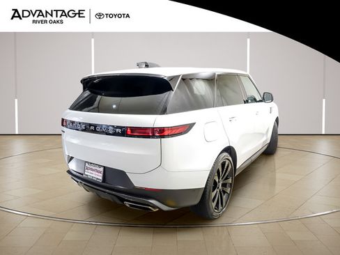 Used 2024 Land Rover Range Rover Sport SE AWD/4WD image 7