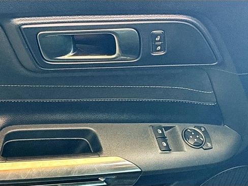 Used 2016 Ford Mustang Shelby GT350 w/ Track Package RWD image 21