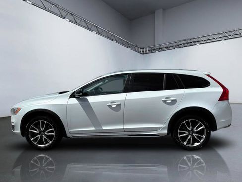 Used 2017 Volvo V60 T5 Cross Country w/ Climate Package AWD/4WD image 2