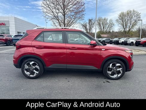 Used 2023 Hyundai Venue SEL image 13