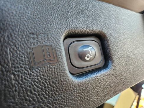 Used 2021 Lincoln Nautilus Standard w/ Equipment Group 101A image 37