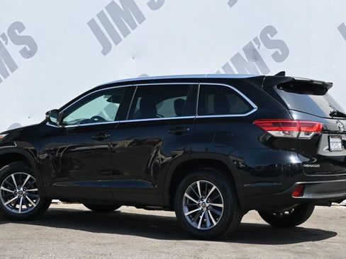 Used 2019 Toyota Highlander XLE FWD image 7