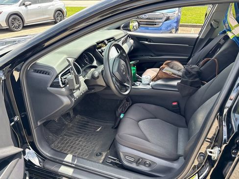 Used 2019 Toyota Camry LE FWD image 28