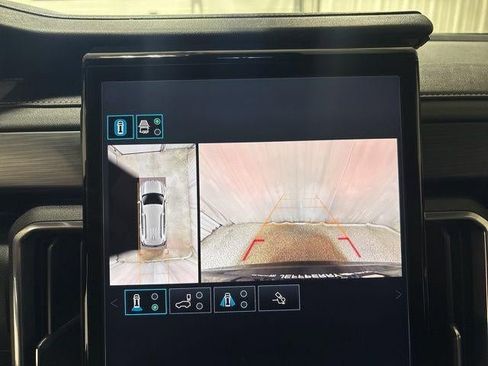 Used 2025 GMC Acadia Elevation image 19