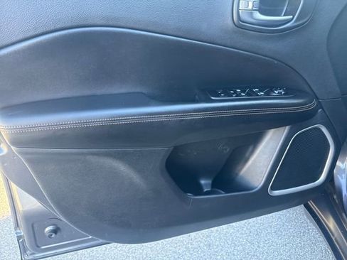 Used 2020 Jeep Compass Limited image 9