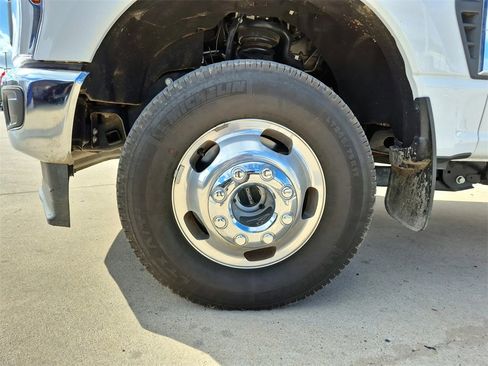Used 2024 Ford F350 XL image 9