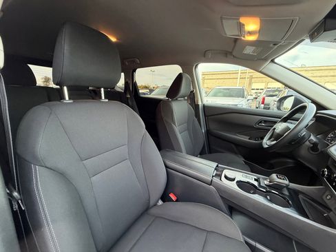 Used 2025 Nissan Rogue S image 19