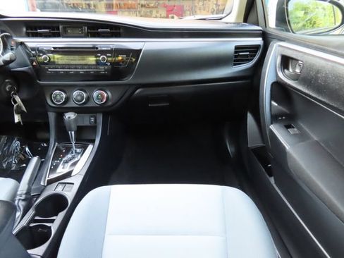 Used 2014 Toyota Corolla L FWD image 28