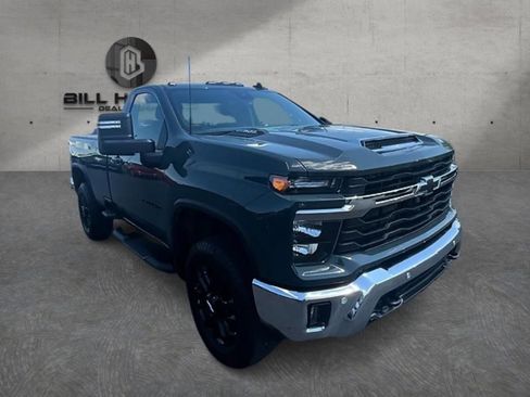 Used 2025 Chevrolet Silverado 2500 LT AWD/4WD image 3