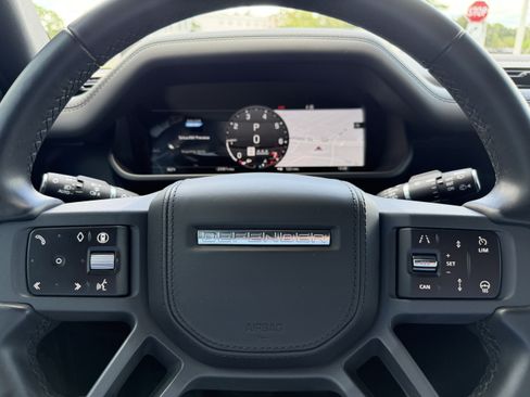 Used 2024 Land Rover Defender 110 X-Dynamic SE AWD/4WD image 28