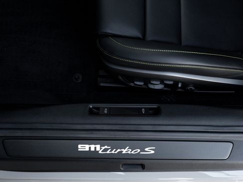 Certified 2024 Porsche 911 Turbo S w/ 911 Turbo Sportdesign Package image 21