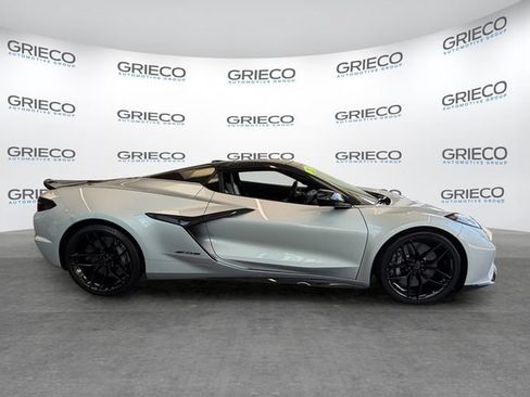 Used 2026 Chevrolet Corvette Z06 w/ Stealth Interior Trim Package RWD image 12