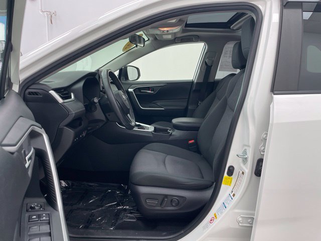 Used 2019 Toyota RAV4 XLE w/ Convenience Package AWD/4WD image 10