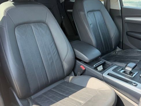 Used 2018 Audi Q5 2.0T Premium w/ Convenience Package AWD/4WD image 24