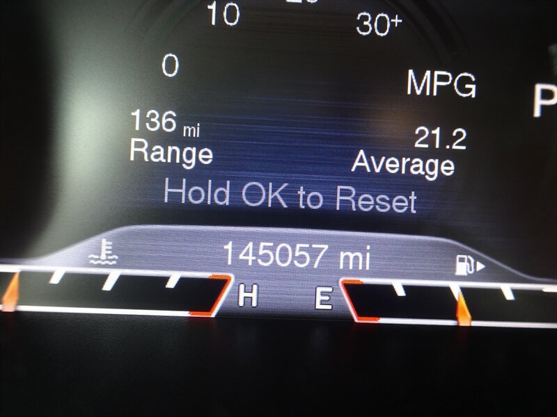 Used 2017 Jeep Cherokee Trailhawk w/ Cold Weather Group AWD/4WD image 19