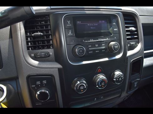Used 2018 RAM 1500 4x4 Crew Cab w/ Protection Group image 11