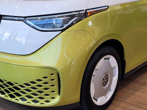 New 2025 Volkswagen ID. Buzz 1st Edition RWD image 4