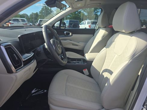 Used 2025 Kia Sorento S w/ Panoramic Sunroof Package FWD image 15