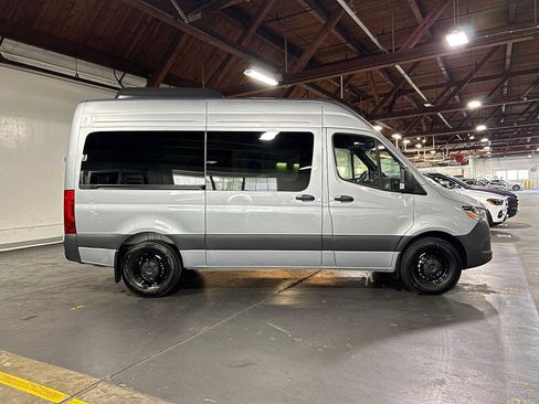 Used 2025 Mercedes-Benz Sprinter 2500 image 2