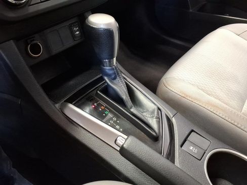 Used 2015 Toyota Corolla LE FWD image 15