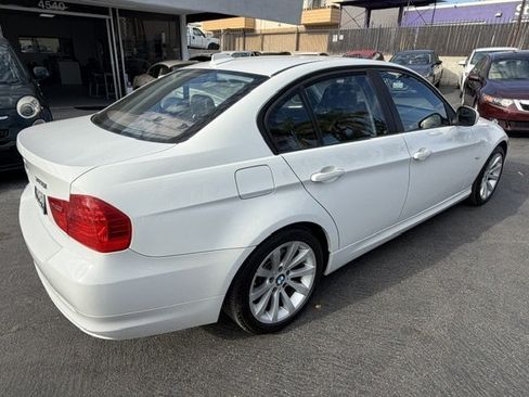 Used 2011 BMW 328i Sedan RWD image 2