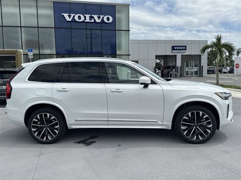 New 2025 Volvo XC90 T8 Plus w/ Protection Package Premier image 5