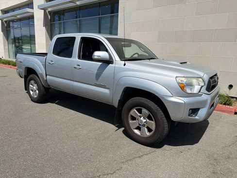 Used 2012 Toyota Tacoma PreRunner w/ TRD Sport Pkg RWD image 8