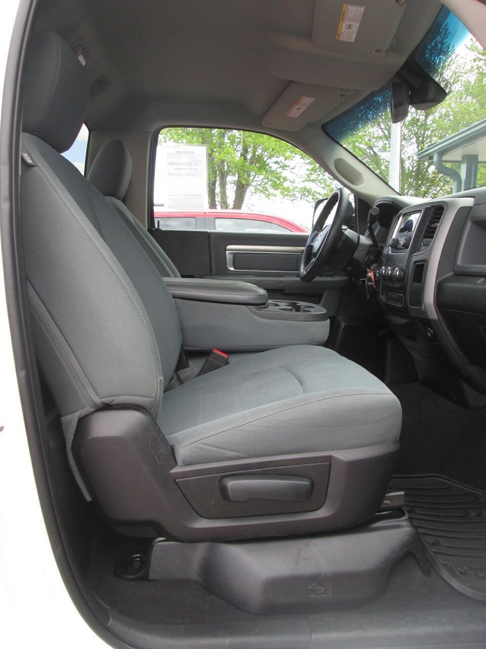 Used 2017 RAM 3500 Tradesman w/ Chrome Appearance Group AWD/4WD image 23