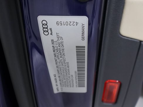 Used 2023 Audi A4 2.0T Premium w/ Convenience Package image 3