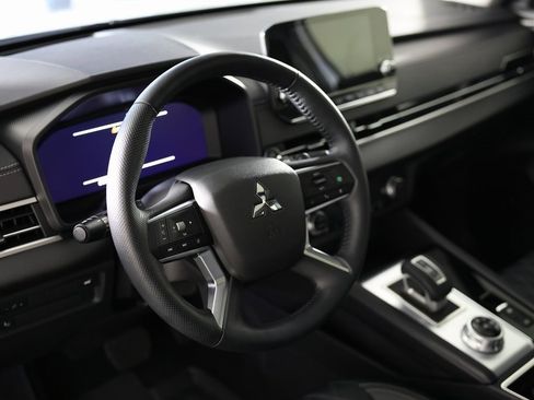 Used 2024 Mitsubishi Outlander SEL image 19