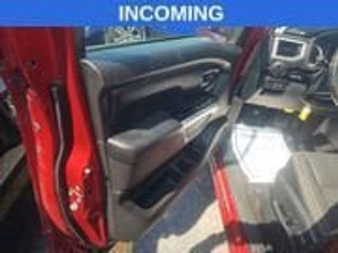 Used 2018 Nissan Titan SV w/ SV Convenience Package RWD image 11