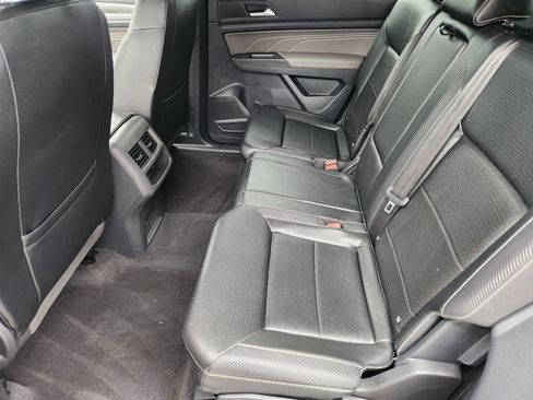 Used 2022 Volkswagen Atlas Cross Sport SE FWD image 30