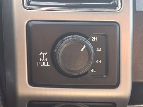 Used 2019 Ford F150 Platinum w/ Equipment Group 701A Luxury AWD/4WD image 8