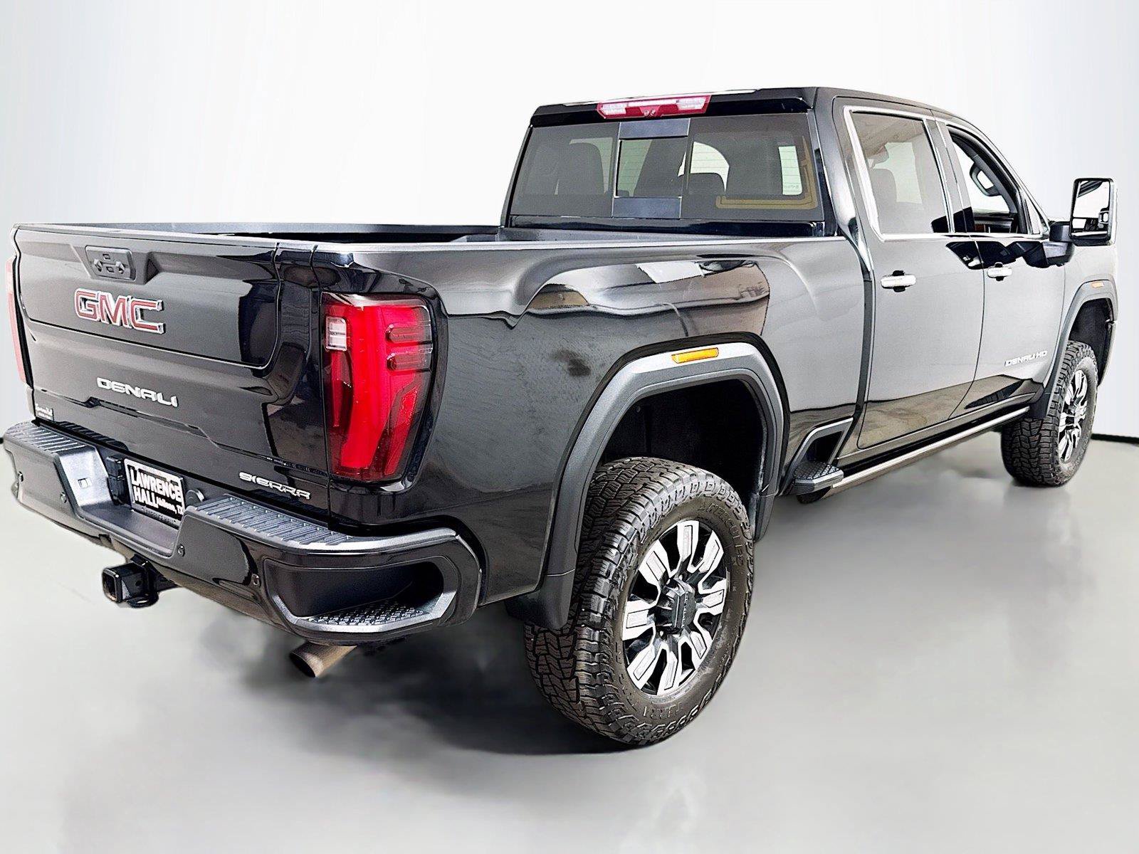 Used 2024 GMC Sierra 2500 Denali w/ Denali Reserve Package AWD/4WD image 4