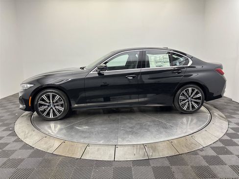 New 2026 BMW 330i xDrive Sedan w/ Convenience Package AWD/4WD image 16