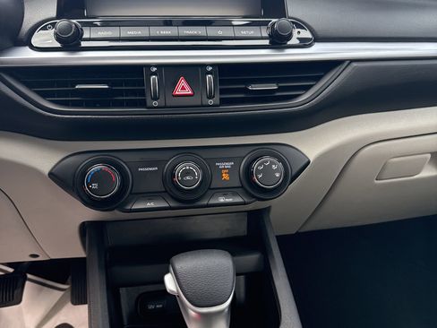 Used 2022 Kia Forte LXS image 13