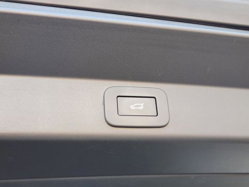 Used 2023 Land Rover Range Rover Sport SE image 36