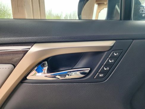 Used 2022 Lexus RX 350L Luxury image 22
