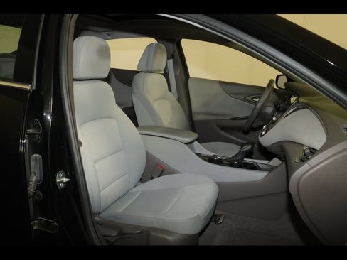 Used 2021 Chevrolet Malibu LT FWD image 29