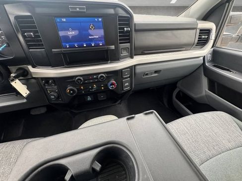 Used 2025 Ford F250 XLT AWD/4WD image 3