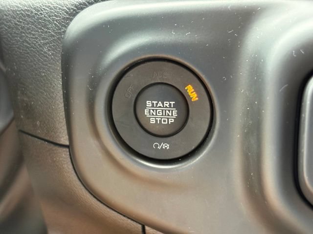 Used 2022 Jeep Wrangler Unlimited Rubicon 4xe w/ Cold Weather Group AWD/4WD image 17