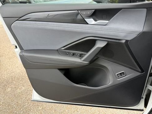 New 2026 Volkswagen Tiguan SE R-Line image 16