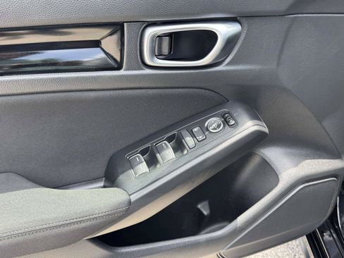 Used 2025 Honda Civic Sport image 21