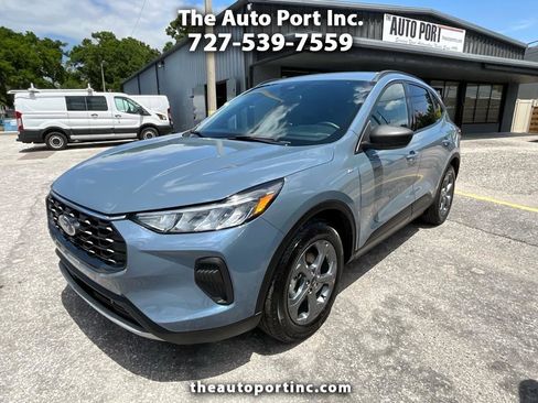 Used 2025 Ford Escape ST-Line image 1