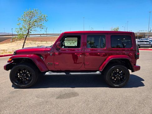 Used 2021 Jeep Wrangler Unlimited Sahara AWD/4WD image 4